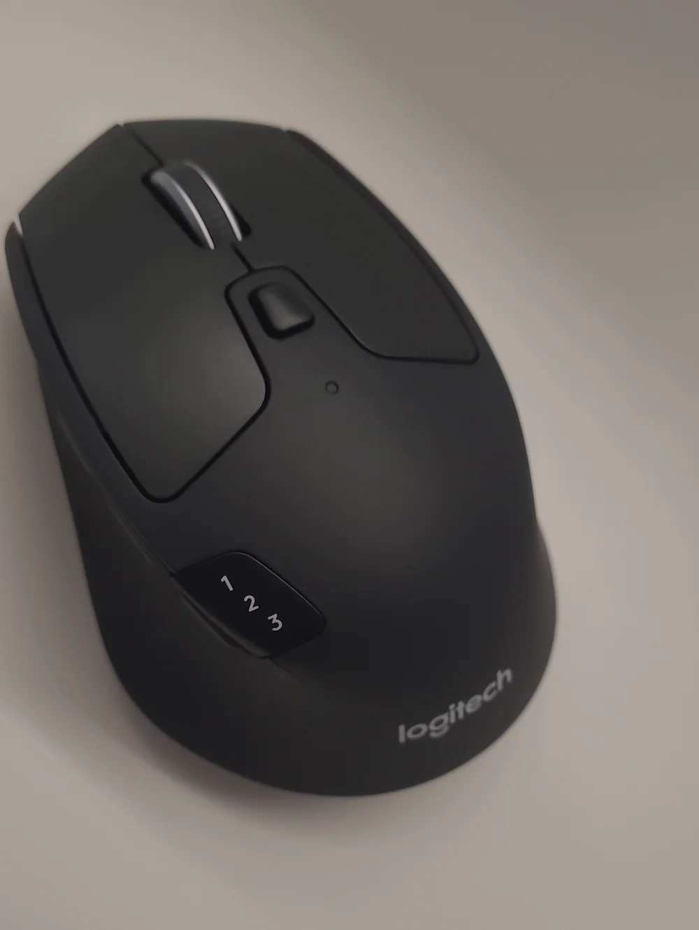 Logitech Black Wireless Multi-Device Ergonomic Mouse